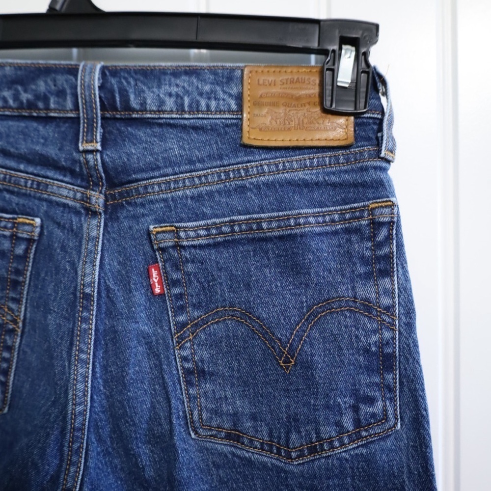 Levi’s Wedgie Straight Fit Women’s Jeans in Below the Belt Medium Wash Size 27 - Picture 5 of 10